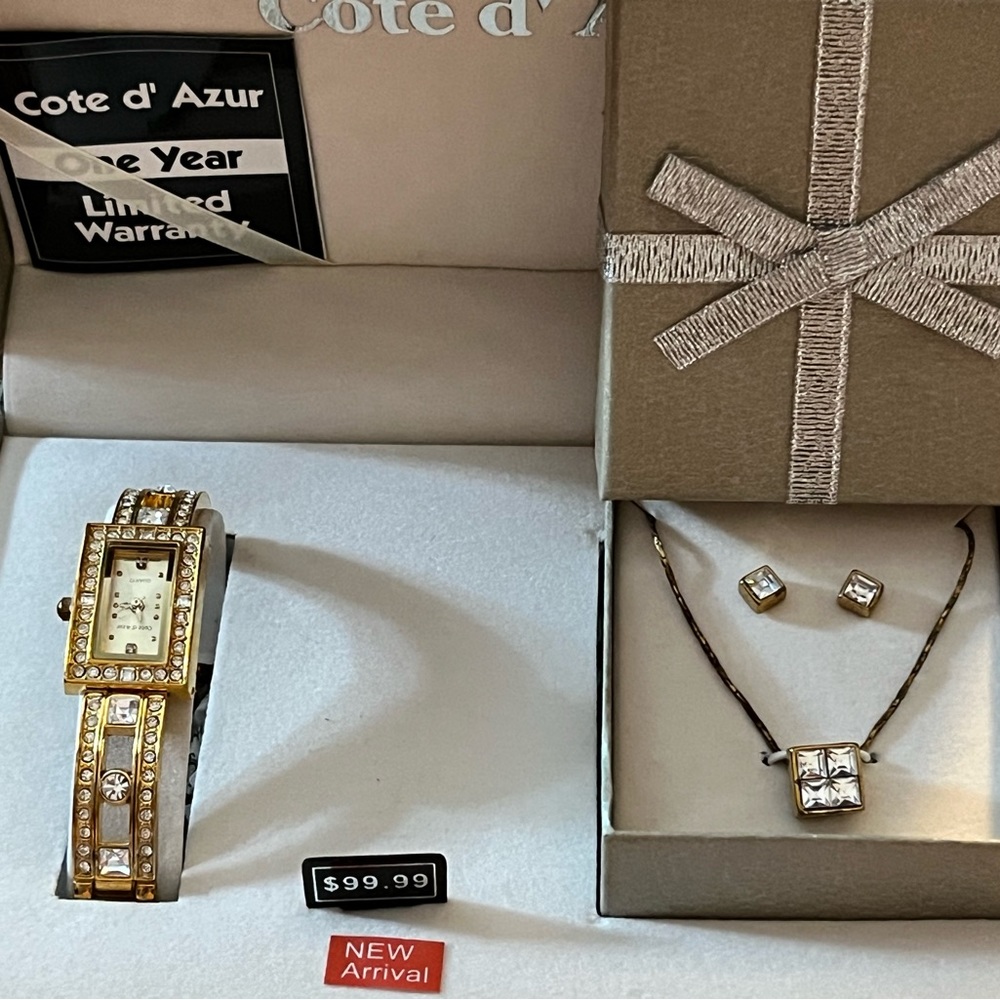 Watch, necklace and earrings gift box set
